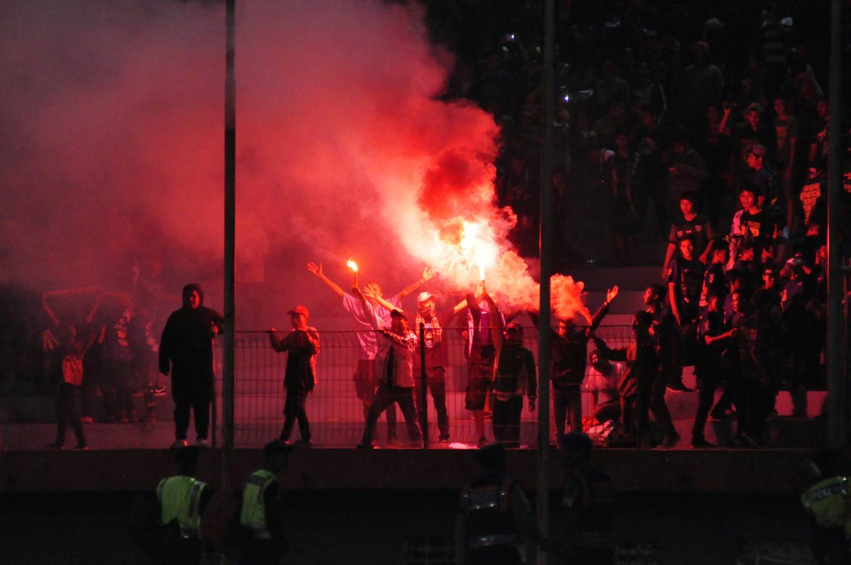 Nu juaramah maraneh nu ka Sidoarjo, ges nyaho kondisi tim dijero ker amburadul tapi jauh dijugjug!