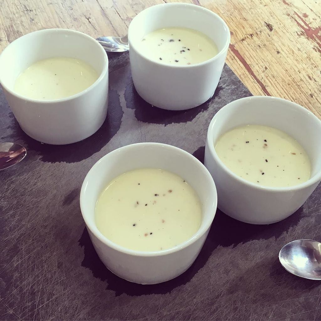 HariGhotra's tweet photo. A creamy steamed yoghurt pudding @abingercookeryschool to finish the cookery class #cardam… https://t.co/jNSAsyLUcs https://t.co/3wpENR7scM
