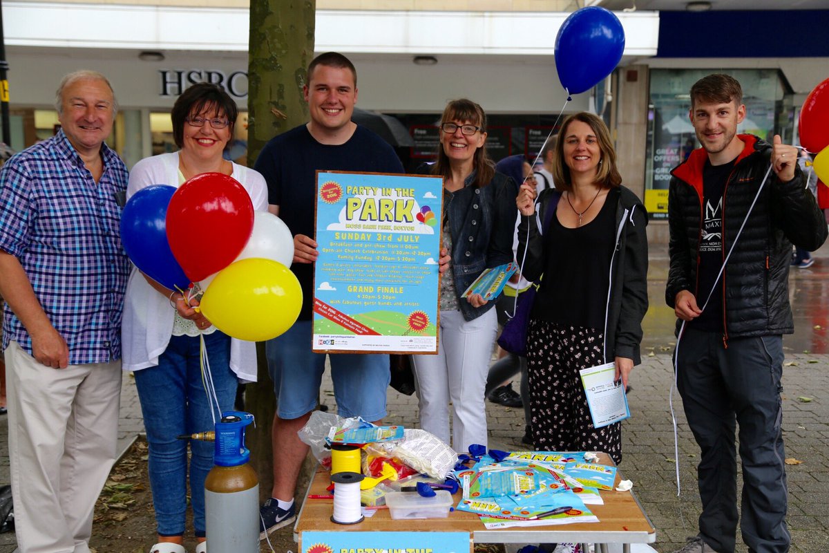 alansaunders's tweet photo. Today's HOPE Out Loud giving balloons of hope &amp; invites to Party in the Park 3 July. @HOPEtogether @DioManchester https://t.co/gESn7mxKyz
