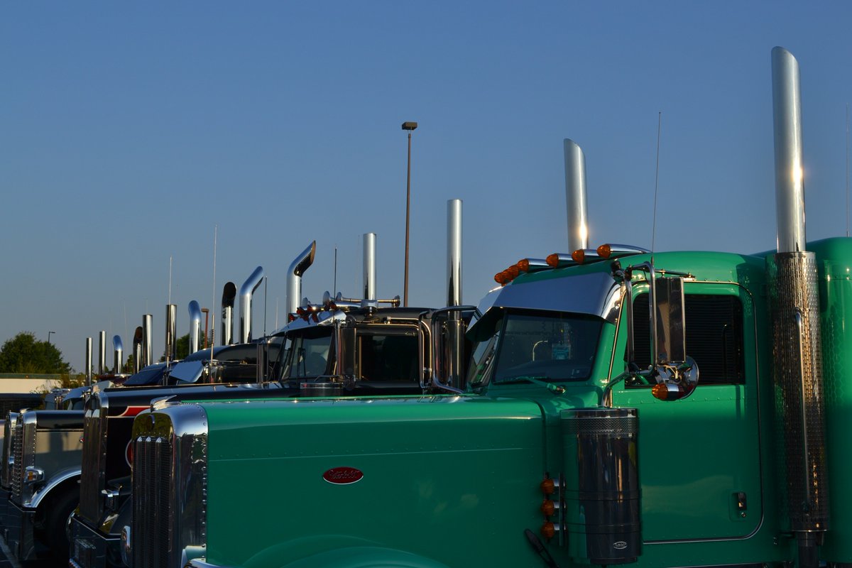 forthedriver's tweet photo. The #GiantsofJoplin are all stacked up, waiting for the judges to pick the winners at @ShellRotella #SuperRigs. https://t.co/CG2iETRctJ
