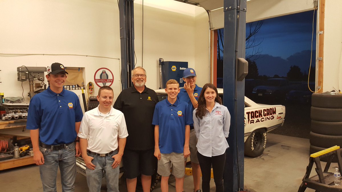 UniversityAP's tweet photo. NASCAR Nite at University Auto Parts @BMR_NASCAR @NAPAFilters https://t.co/Fx12W2m0Ci