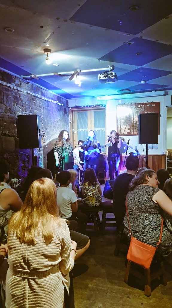 deborahbyrnefyi's tweet photo. @LaurenNiChasaid doing her sweet thing in @CONRADHNAGAEILG for @Raveloid with @sivemusic to follow! 🍀 🎶 #irishceol https://t.co/ALajCC28Pe