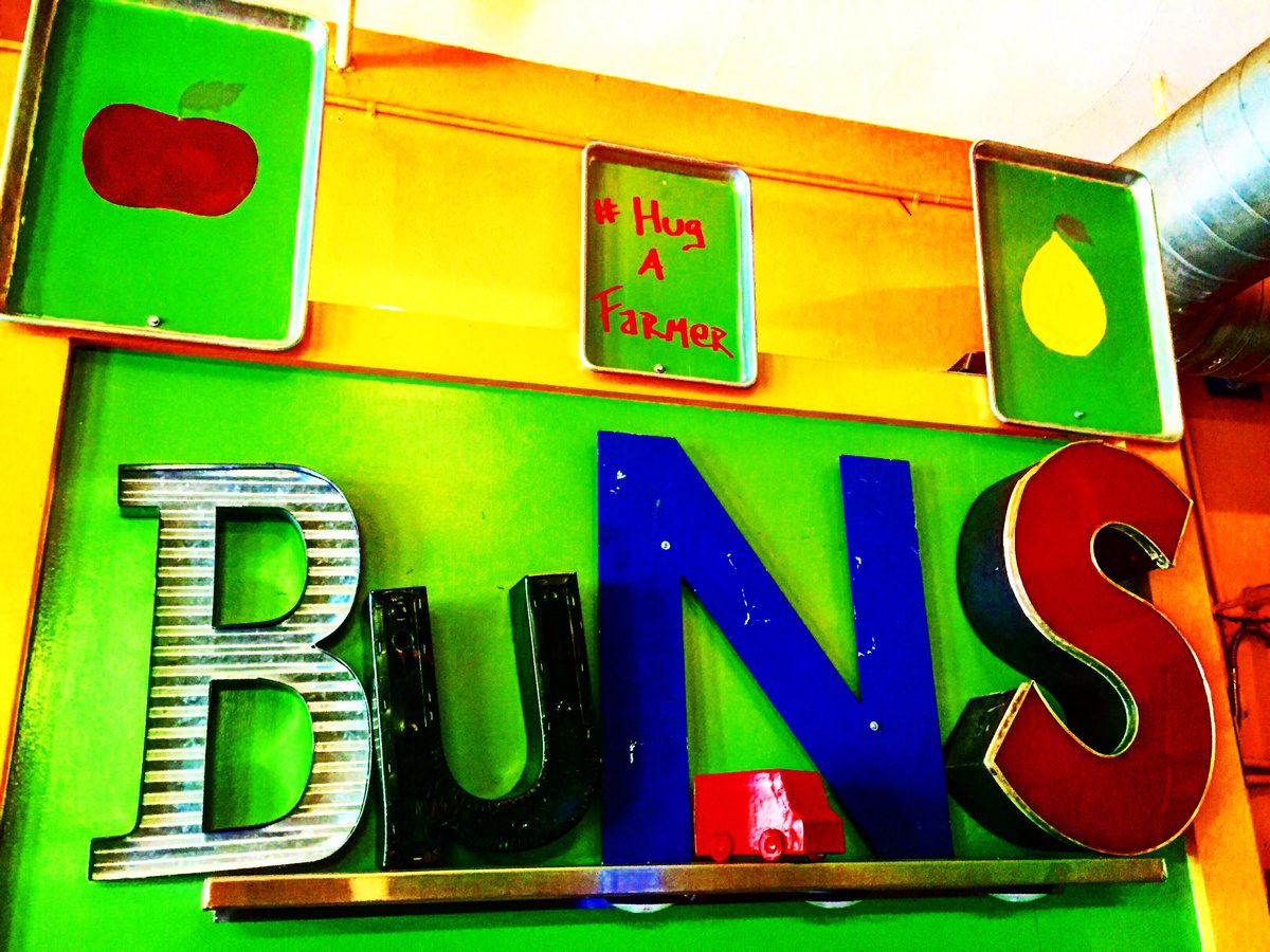 dustybunsbistro's tweet photo. Bistros, Busses &amp; BUNS!
Fresno #FreshRowHigh
San Francisco #SoMaDistrict
Clovis #EnZosTable https://t.co/JmLOAVGXyX