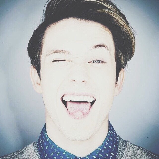 TodoCD9's tweet photo. RT POR @soyalonsovillal 🌞🌞.

@CD9 
#MTVMiaw #MtvPopCD9 #MtvMatchNavarro https://t.co/hQENmgqimW