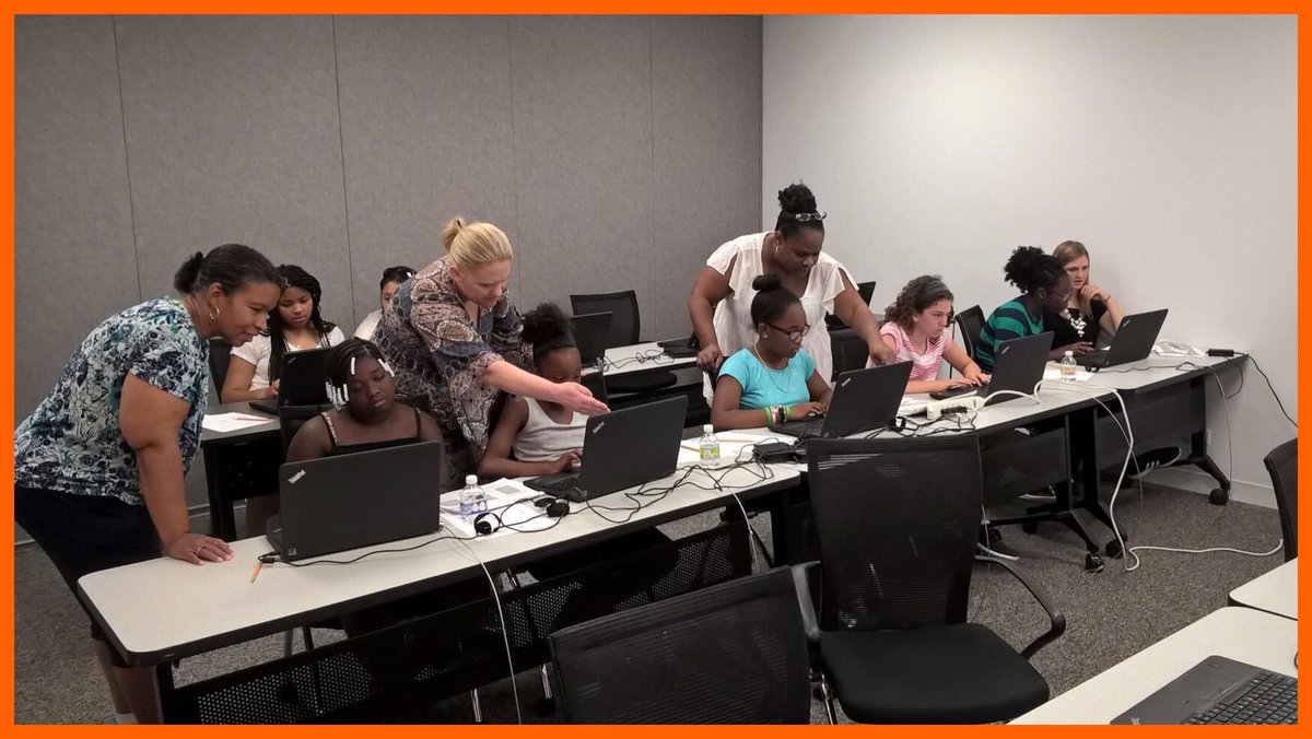 ldezell15's tweet image. @YWCAChicago TechGYRLS &amp;amp; @Sears learning SketchUp design project!Awesome day #craftsman @seaseanation #PMC #Addision