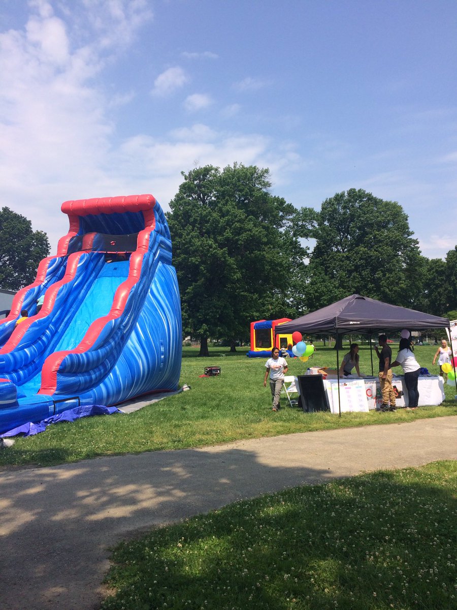 PhillyCARS_Proj's tweet photo. You can't miss us down at Hunting Park!! Games about to start, burgers on the grill, DJ spinning 🔥🔥GET HERE!!! https://t.co/WQ5K47vqBv