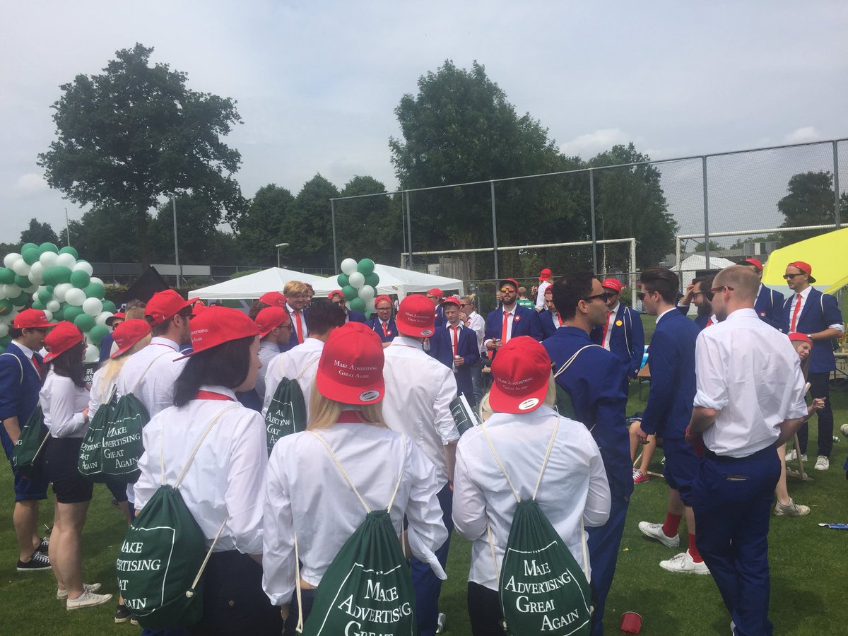 RaphaelBrinkert's tweet photo. Wenn Holland nicht zur EM fährt, fahren wir halt hin. @WFV_official #weloveallcolours @JungvMattsports @rolandboes https://t.co/fgSAP06TPN
