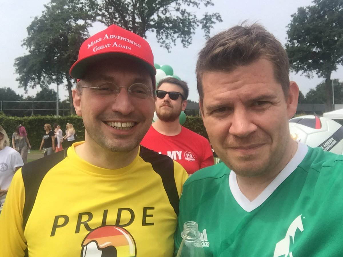 RaphaelBrinkert's tweet photo. Wenn Holland nicht zur EM fährt, fahren wir halt hin. @WFV_official #weloveallcolours @JungvMattsports @rolandboes https://t.co/fgSAP06TPN