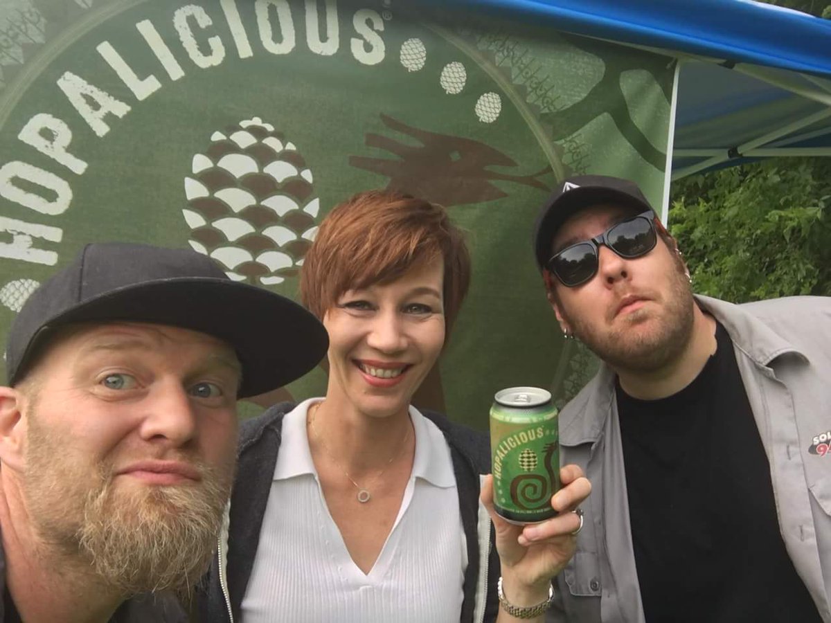 ChelleHubbs's tweet photo. Volunteer Saturday @Ale_Asylum @JohnnyGregSuck #YourFlyIsOpen Golf Outing #ourholeisbetterthanyours #seekasylum https://t.co/1vq5bVRhIS