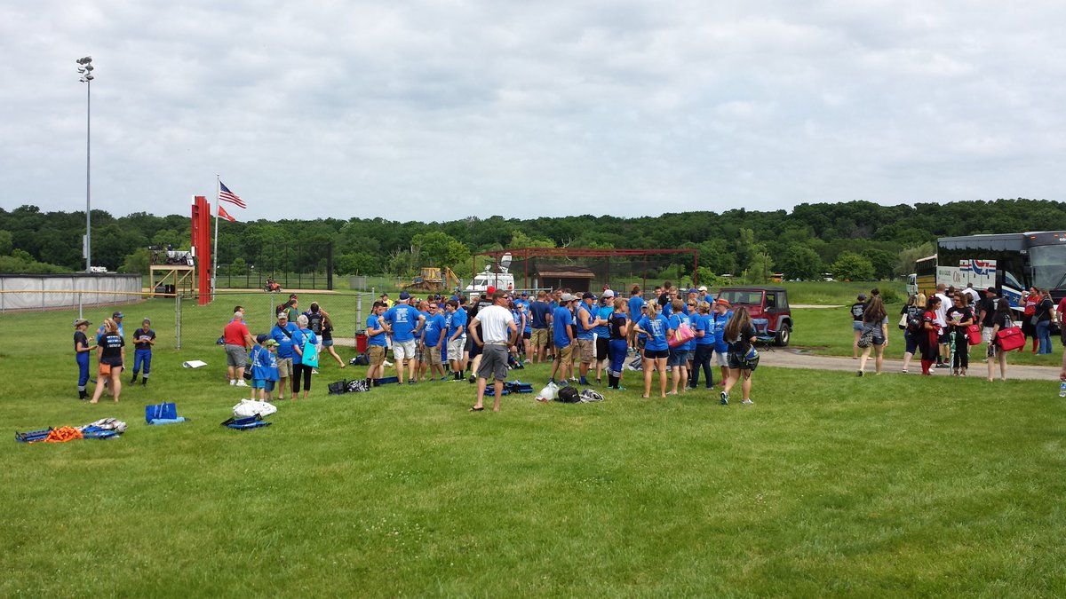 WTNGoslingsAD's tweet photo. What are these people doing at 5:30 tonight? #SoftballFam will be playing for the championship! #GOSLINGNATION https://t.co/MjZXnLMLrc