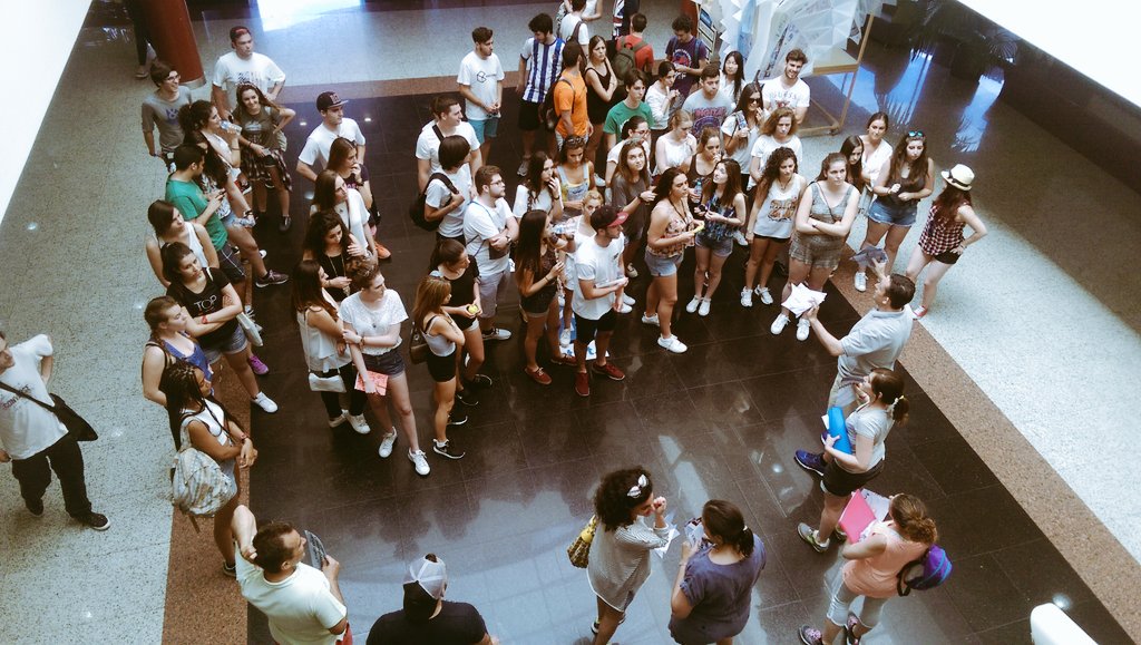 UEuropea's tweet photo. Los estudiantes del #TopProgramUE participan en el reto final del #MandelaChallengeUE. https://t.co/xvyTMdEVEJ