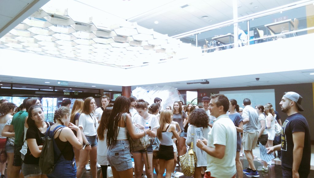 UEuropea's tweet photo. Los estudiantes del #TopProgramUE participan en el reto final del #MandelaChallengeUE. https://t.co/xvyTMdEVEJ