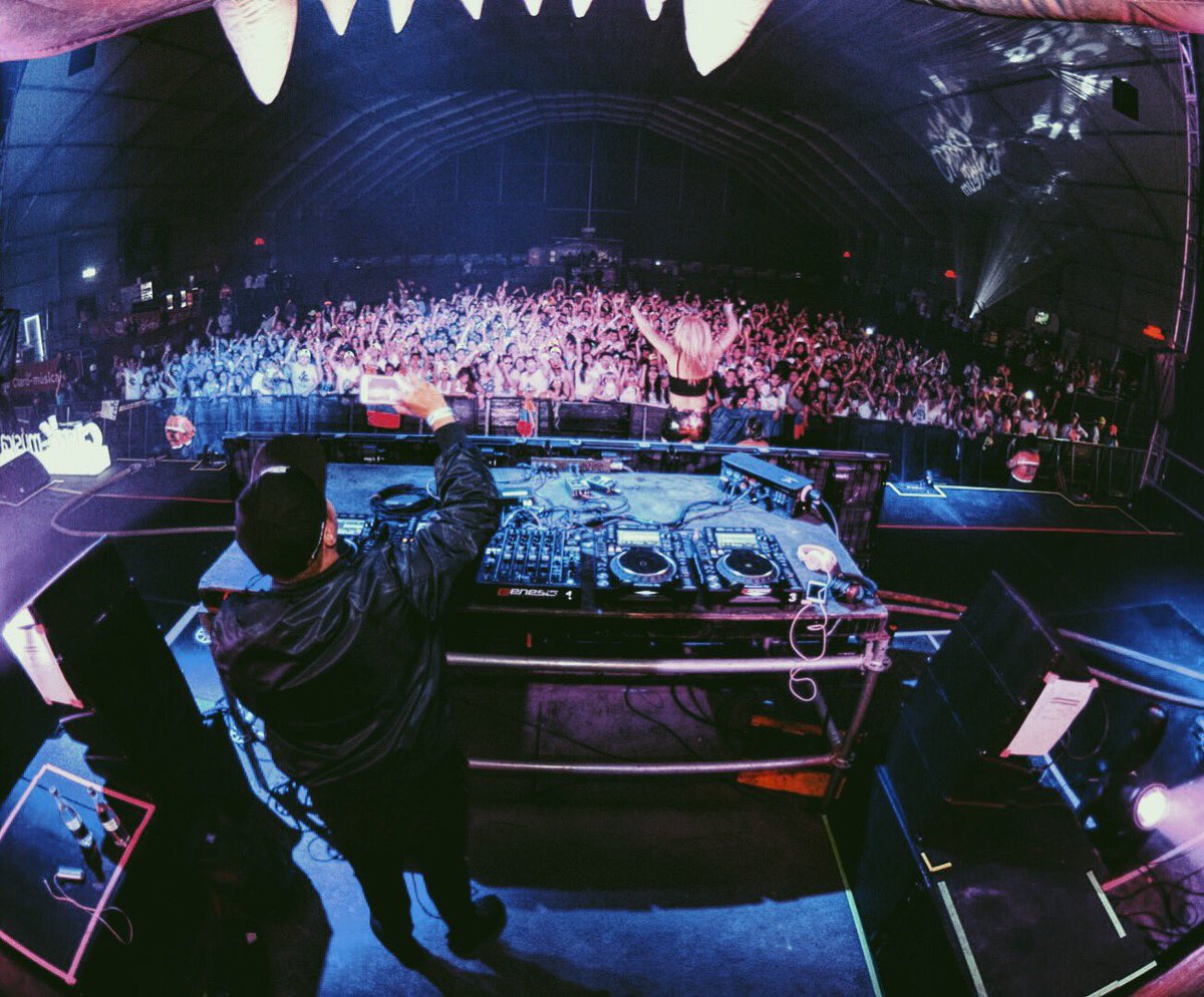 F4STmusic's tweet image. Last night at @lictour !!!! What a night! Gracias bogotá!!! 🙌🚀💥