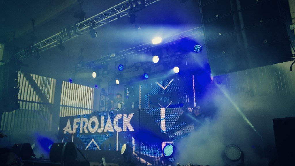 VeeraLanu's tweet photo. @afrojack at #SummerBurst Helsinki!!!! Fucking amazing 🎉 dankjewel ;) https://t.co/xhMxC8gLcL