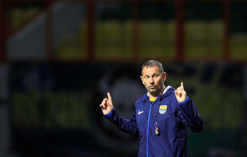BolaSportcom's tweet photo. Pernyataan Dejan saat Resmi Mengundurkan Diri dari Persib https://t.co/6qjNRw5dqn https://t.co/MH9GWye1lf