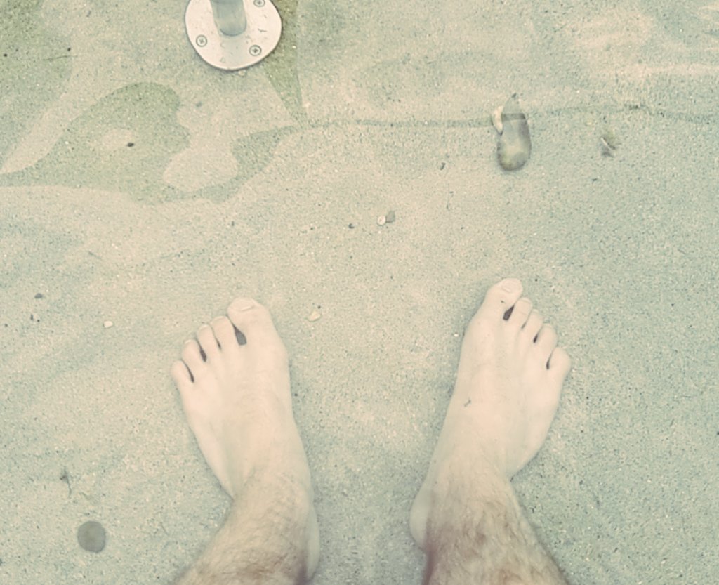 BLAUHE's tweet photo. Perfekt für diesen warmen Tag 2! @Wasser 
#sponsored2 https://t.co/igxktwZr9p
