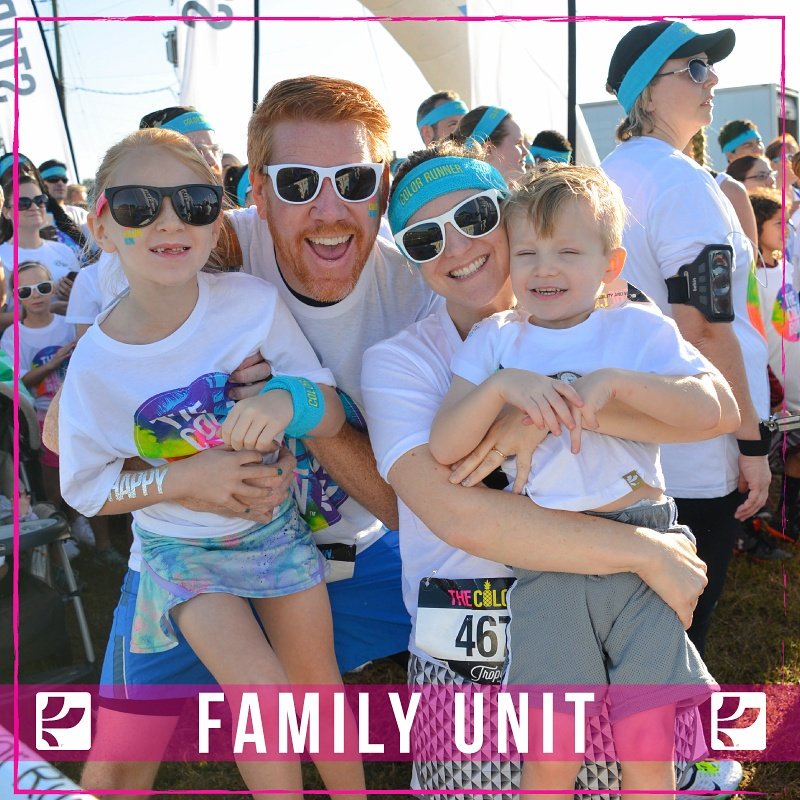 TheColorRunCol's tweet image. La diversión no tiene edad! #thecolorrun para toda la familia! #family #familyunit