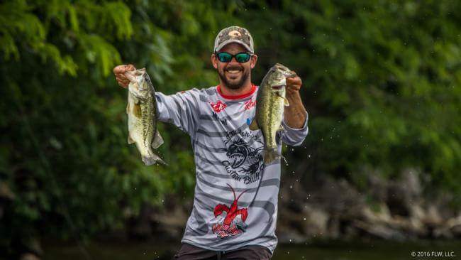 rodreelrepairgu's tweet photo. Brandon's Custom Built Rods &amp; Reel Repair Pro Staffer Michel Purvis #bass #bassfishing #feartherod @bayoubugjigs https://t.co/FD4otNS4Bv