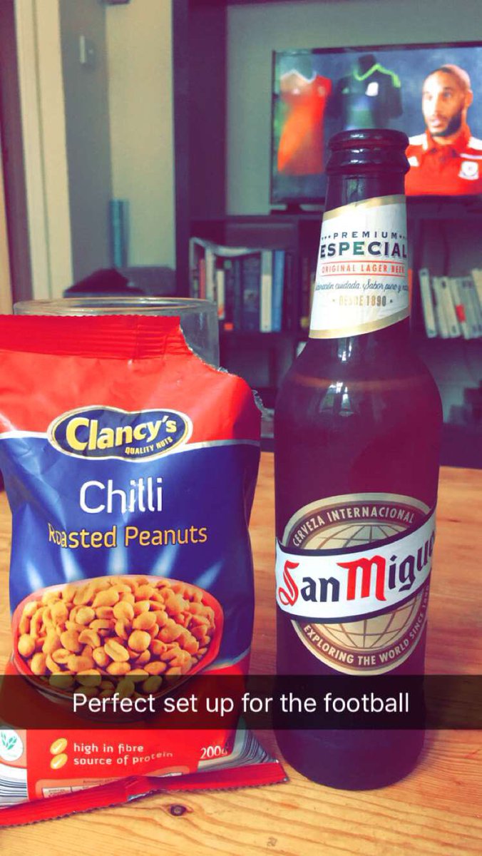 Theo_Saunders's tweet photo. Perfect set up for the football 👌👌👌 https://t.co/sppGbiaR8R
