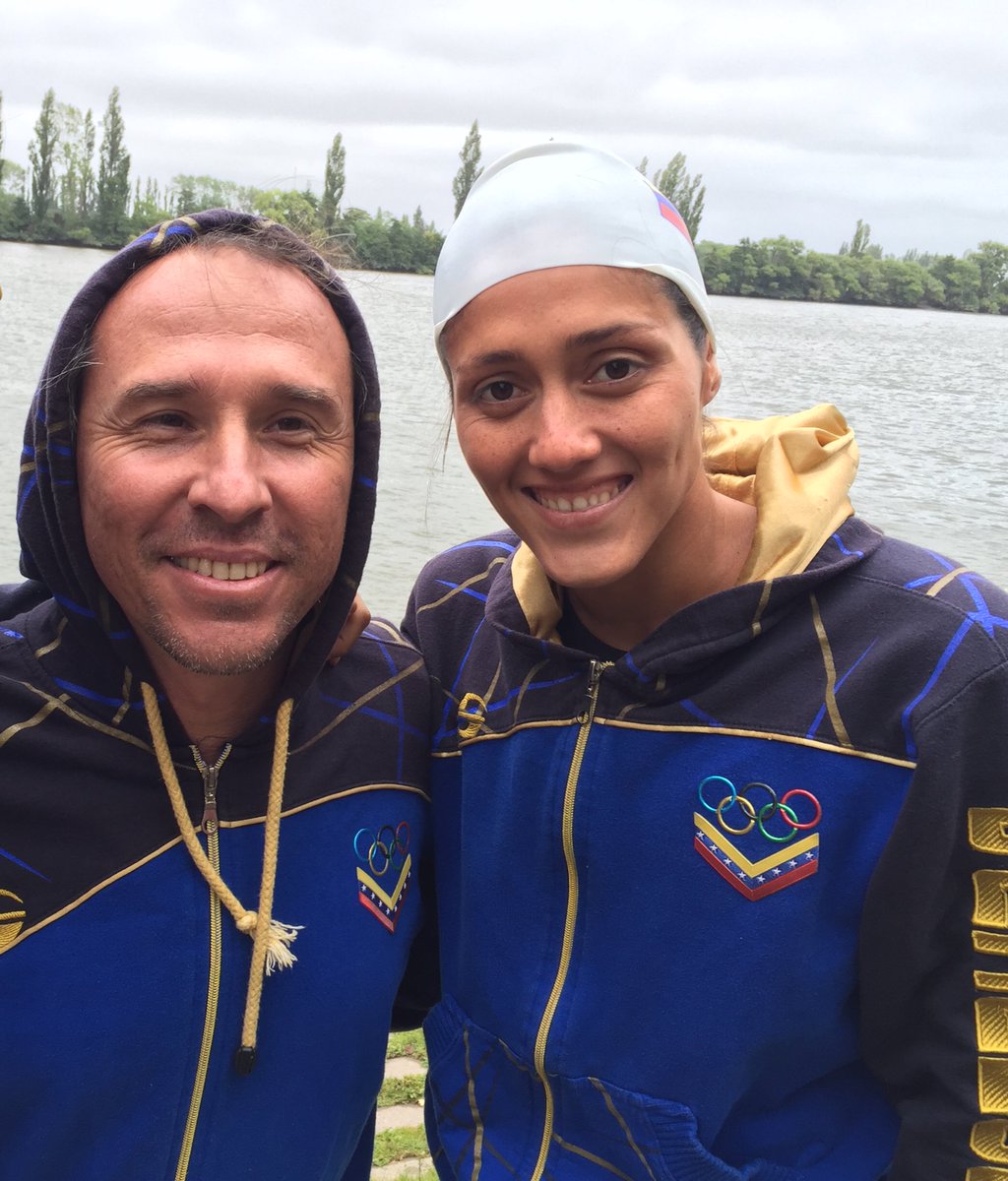 Nuestra @Paolaperez5 y Ent <a href="/adalbertovd/">Adalberto Vargas</a> hoy en 10km clasificatorio a RÍO! En vivo por FINA YouTube 🇻🇪🏊🏼