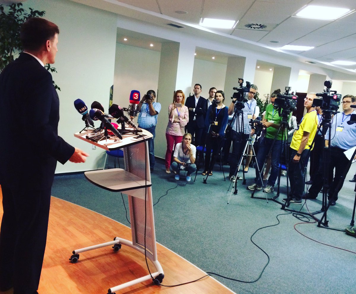 KDHsk's tweet photo. Alojz #Hlina na svojej prvej tlacovke ako predseda KDH ;) #snemKDH https://t.co/c3igJC0vpq