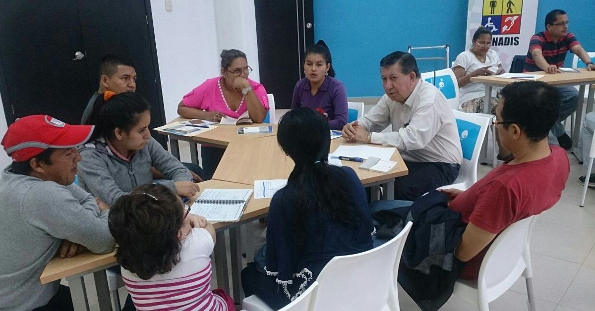 ABCDemocraciaEC's tweet photo. #LiderazgoInclusivo || Abordamos el tema Formas de Gobiernos, Democracia y Ciudadanía @CneZamoraCh @cnegobec https://t.co/hmNF6PftQN