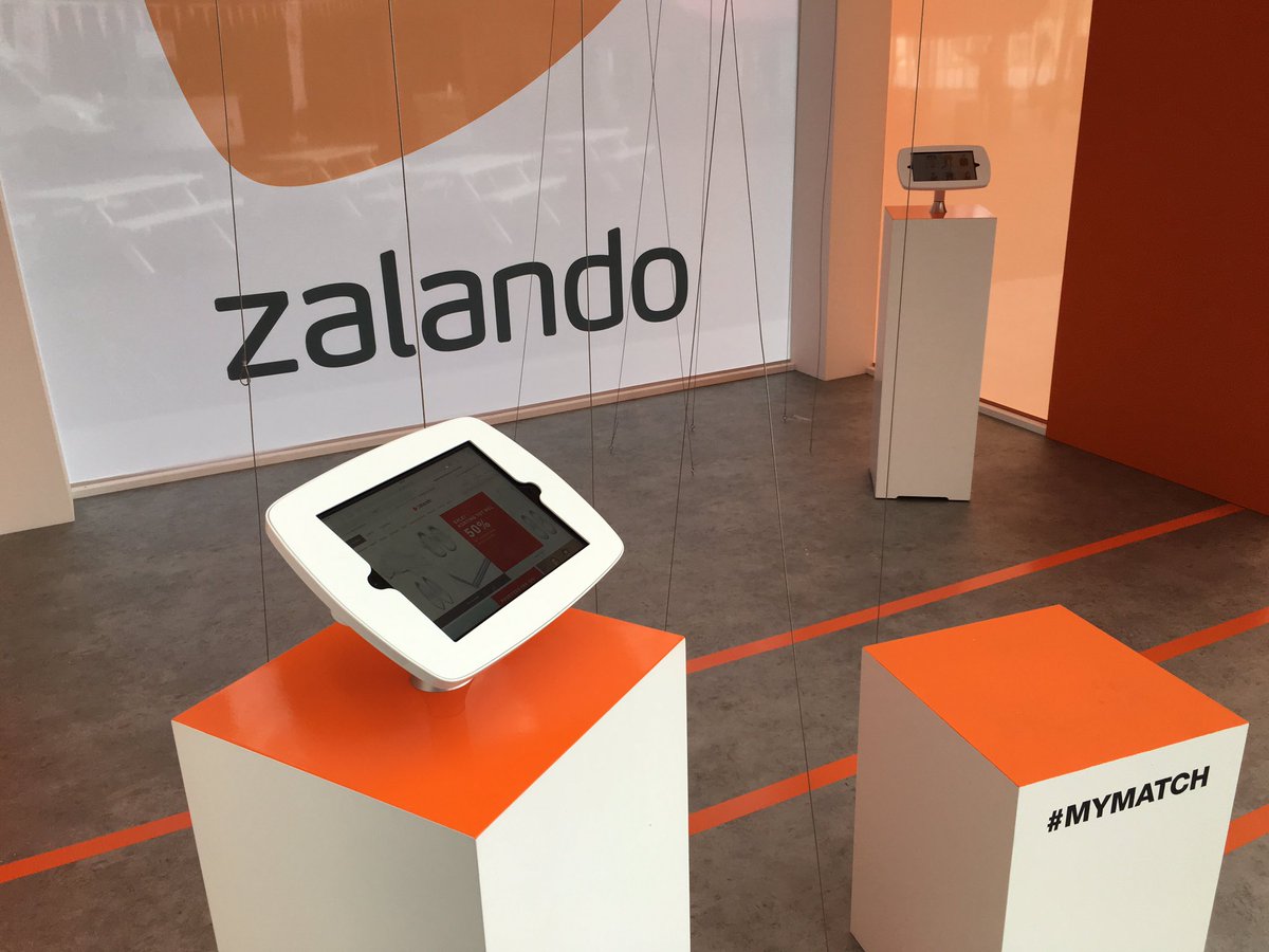 iPad zuilen op de stand van Zalando op de Glamour Health Challenge in de RAI. tabletpro.nl