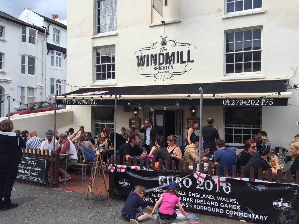 It's #EURO2016 <a href="/windmillpub/">The Windmill</a> food and booze all day and (hopefully) lots of Welsh cheer!