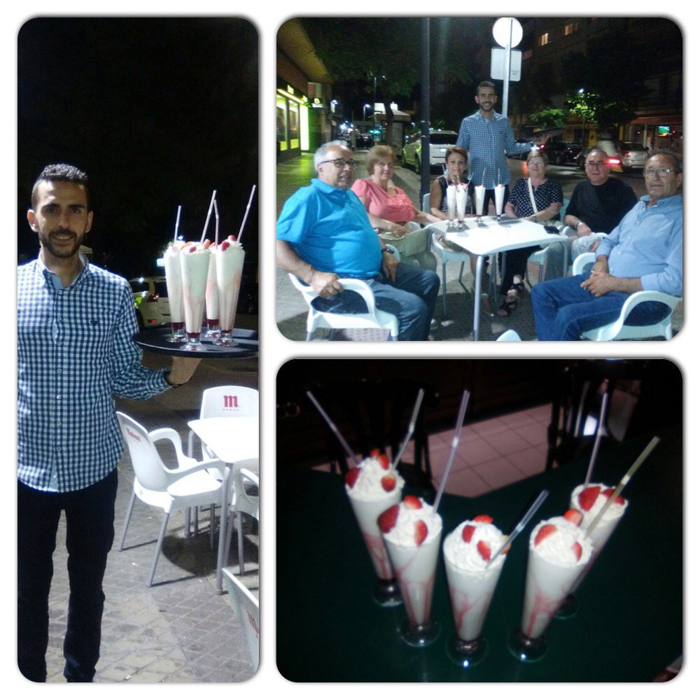 Nuestros clientes más exquisitos probando el Frapé de Yogur, elaborado por Edgar.
 ¿ te animas a probarlo ?