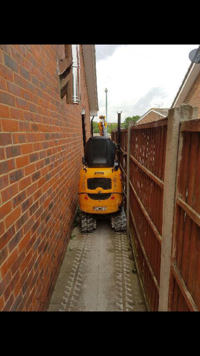 BillcarterBill's tweet photo. Mini diggers and dumpers for hire https://t.co/fC8oKGFoo8