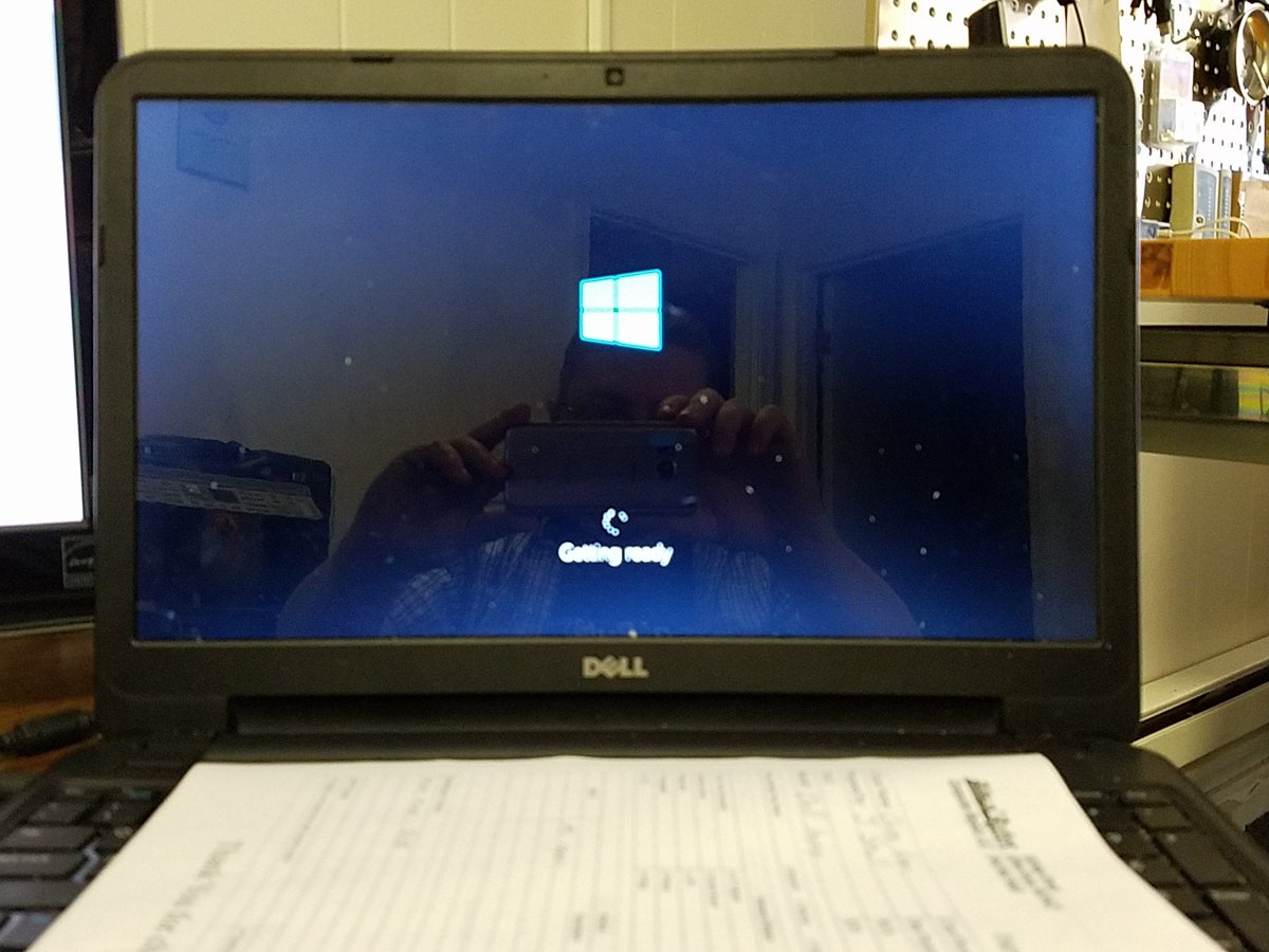 JoeyDiamondsInc's tweet image. Been doing this for an hour, I&apos;m starting to get concerned #techsupportproblems