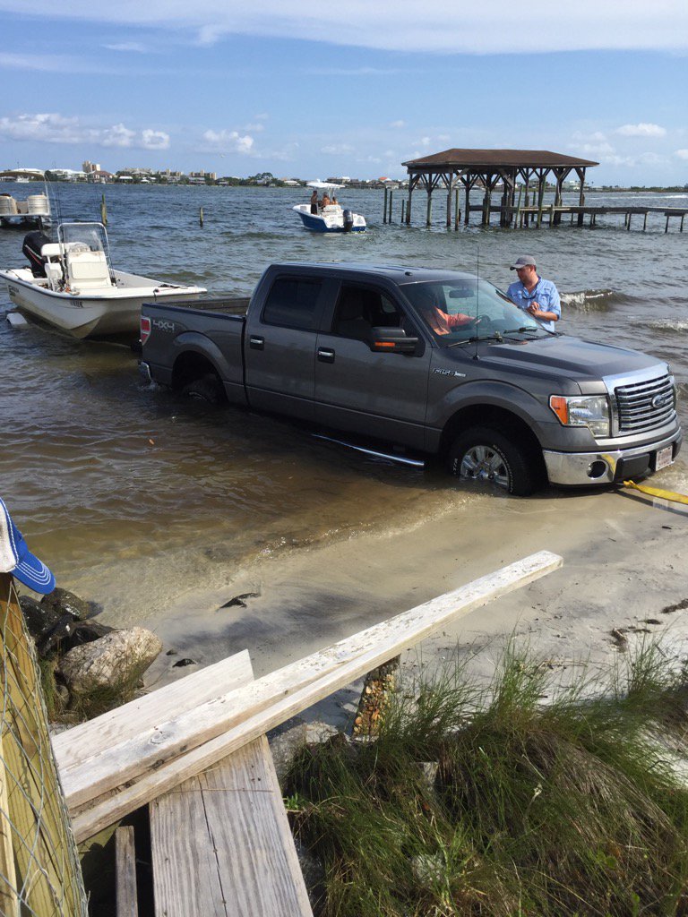 LarryLvenable01's tweet photo. That's were a FORD belong https://t.co/NCLSidlVoj