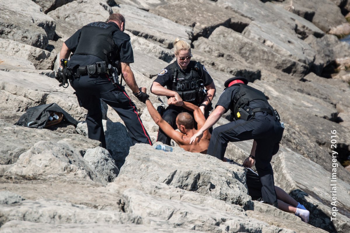 topaerial's tweet photo. @BurlingtonPost Man #rescued then #arrested by police after diving from #Burlington pier during the #SOM2016 https://t.co/TWeVhuJ6tL