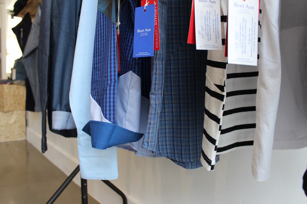 SlowFashionBlog's tweet image. NEUES UPCYCLING POP-UP-DUO im Hamburger Pop-Up-Shop @B-LAGE slowfashionblog.de/game-changer-u…