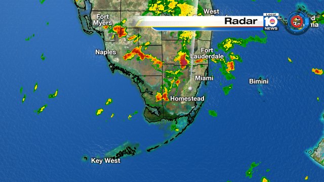 Showers and storms continue this evening. @TrentAricTV has your forecast at 6pm https://t.co/ybC4l2iLho
