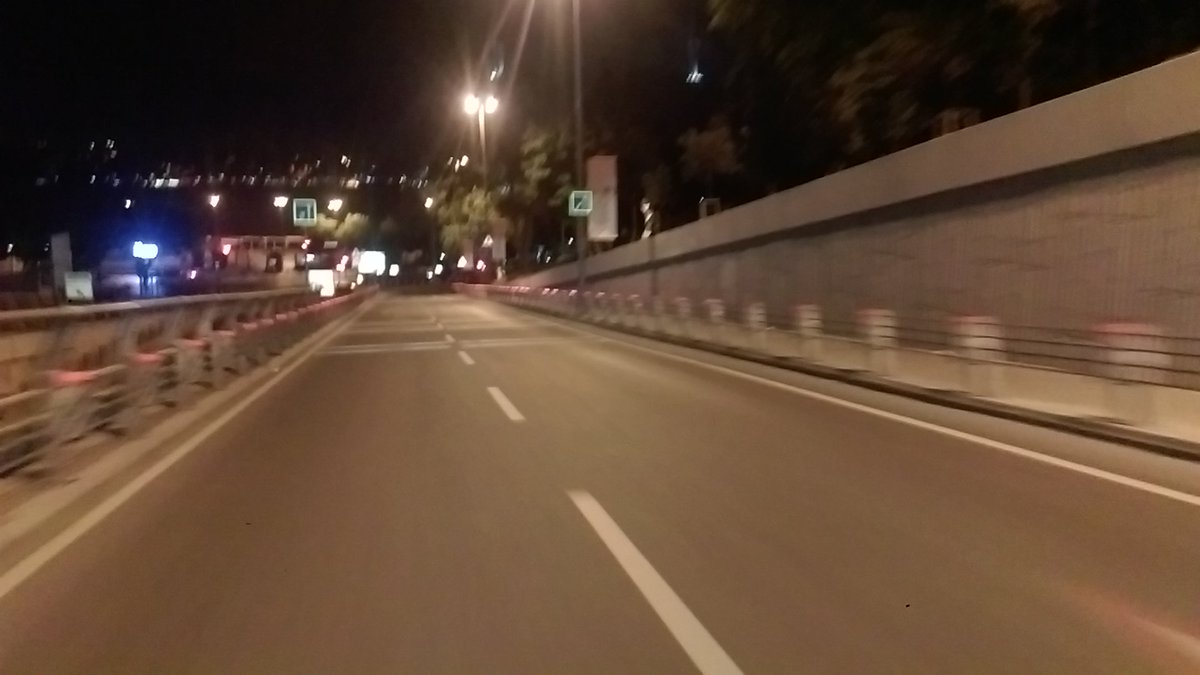 Kurye gönderileri özen ile taşınmaktadır. Moto kurye servisleri 7-24 yapılmaktadır.