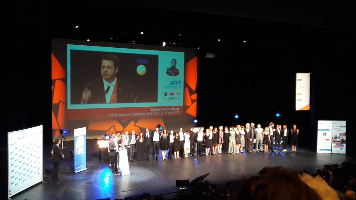 SophieDelauney's tweet photo. Merci au COC pour cette belle convention @JCE_France. Châteauroux c'est fouuuu
#chtx2016 #generup https://t.co/LT02ik7wX7