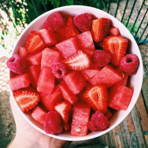 itsagirlgame's tweet photo. Fruit makes me happy ! https://t.co/JWHfoQtHmZ