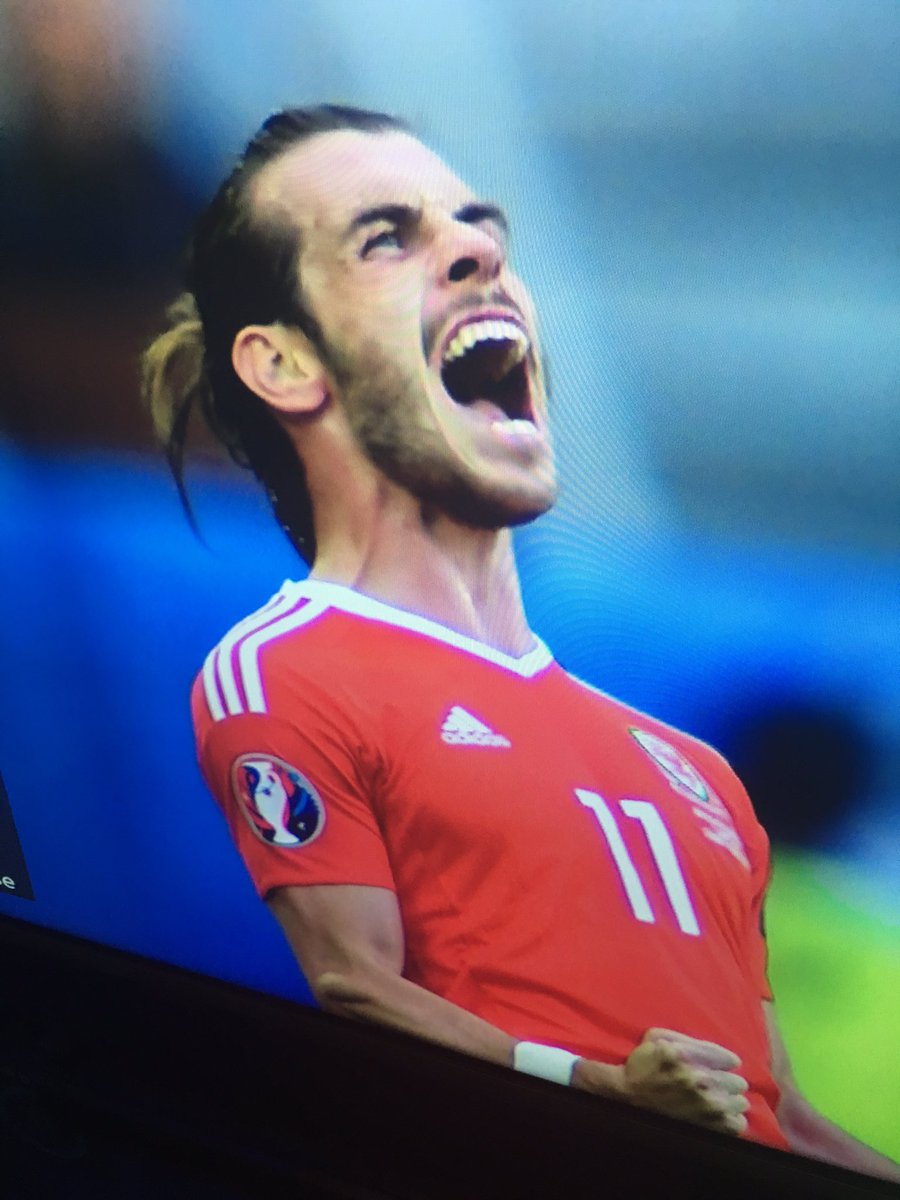 SimonJohnFoley's tweet image. Oh bloody yes!!!!!!! Well done Wales