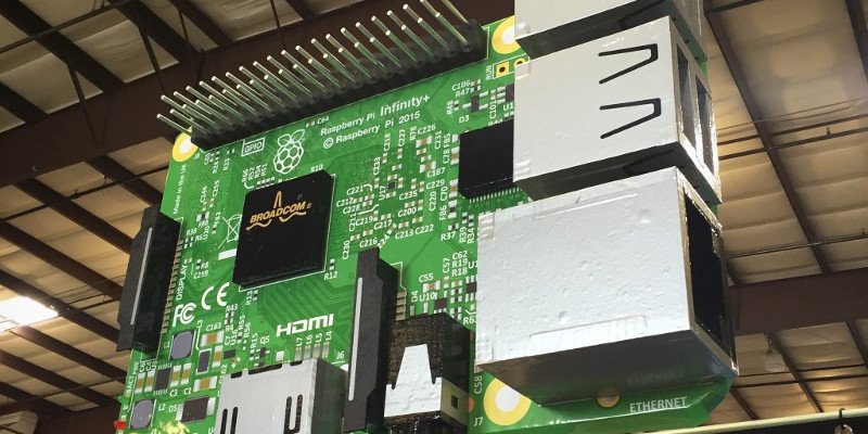 RaspberryPiSky's tweet image. A fully functional, 10x scale reproduction of a #RaspberryPi. hackaday.com/2016/06/11/the…