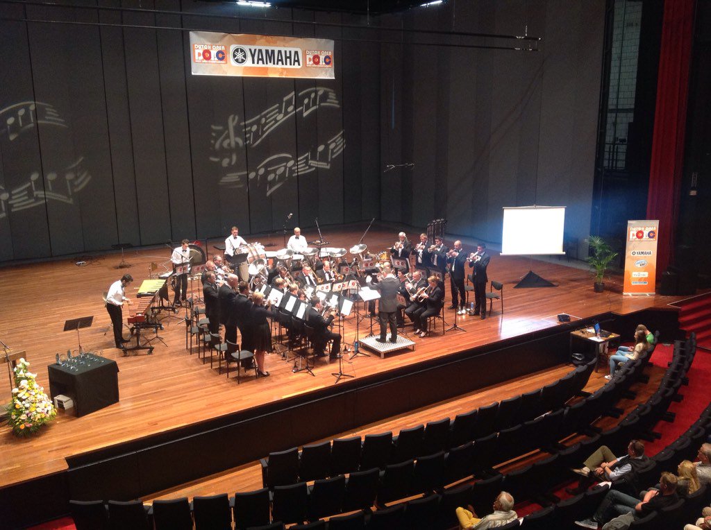 4barsrest's tweet photo. #dobc2016 The Arthur Kenney memorial conductor's height adjusting riser is in use for Limburg's Renato Meli https://t.co/2IuqrvRc6Q
