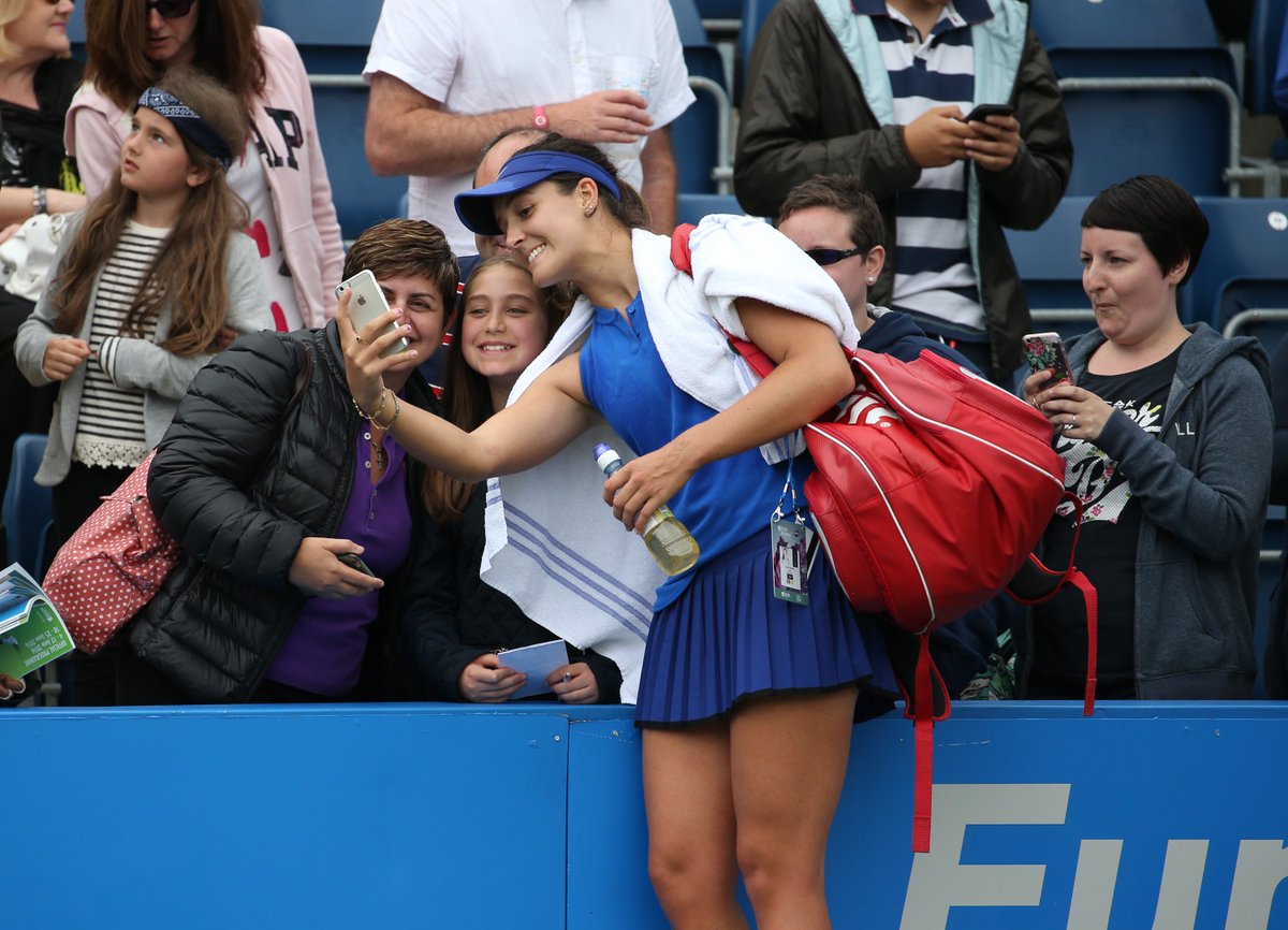 #Selfie time! <a href="/laurarobson5/">Laura Robson</a> spends time with some fans after her #AegonClassic Birmingham win today!