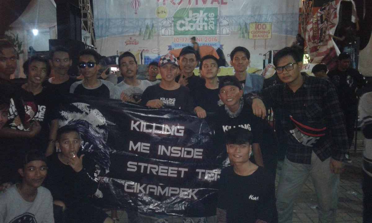 KST_KDW's tweet photo. With kst cikampek at @JakCloth citywalk cikarang @KILLINGMEINSIDE  @streetteam_INA https://t.co/cAAedN2Kle