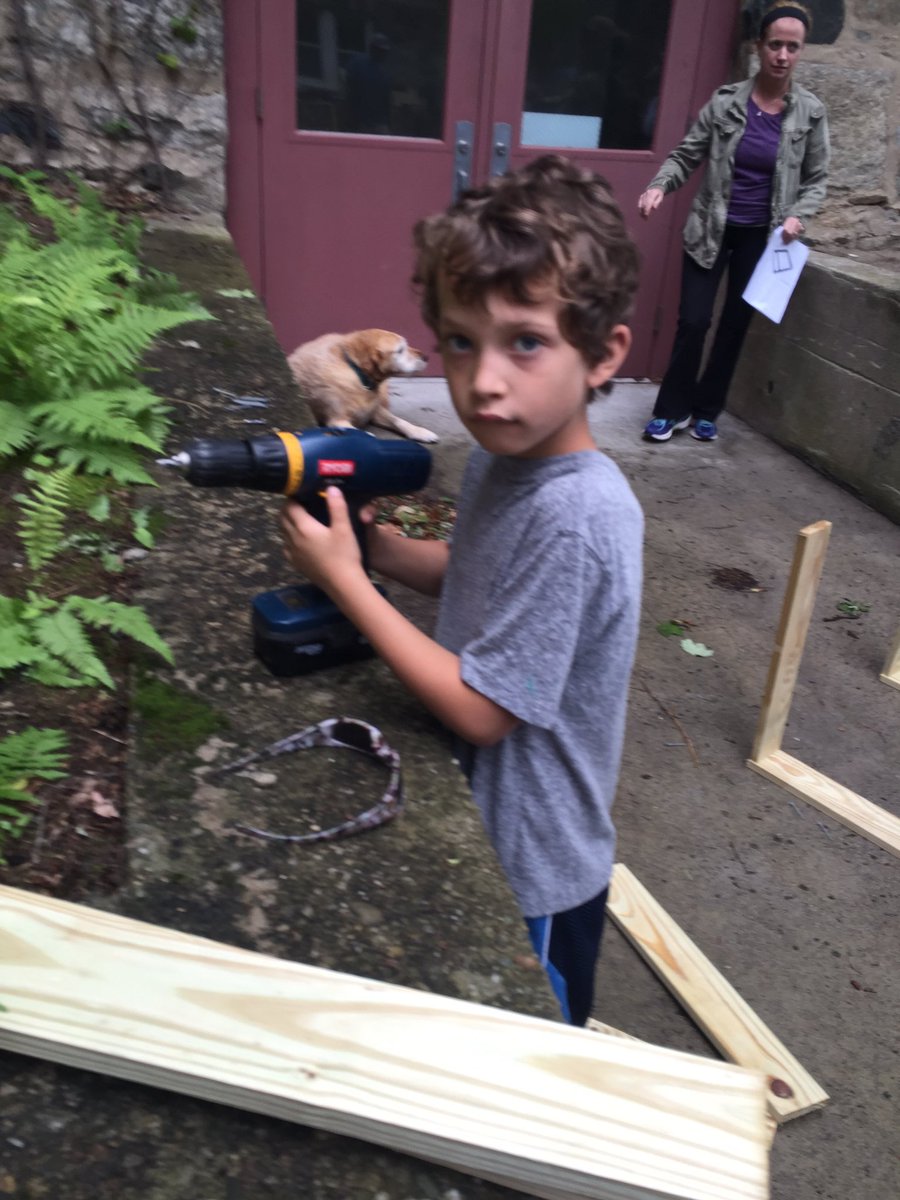 SOstrofskyMKES's tweet photo. Mr. R and his merry band of helpers! Reading Garden is happening! #mkespride https://t.co/Y08mzRhscX