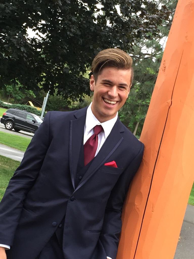 PedalsPups's tweet photo. @MooresClothing Thanks for the clothes to help make my son Brandon look so good for #grad2016 #styling https://t.co/pWxzWmOGqN