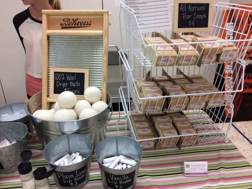 BotkinsCarousel's tweet image. Craft, artisan and vendor sale at the Botkins Carousel today until 7:00pm