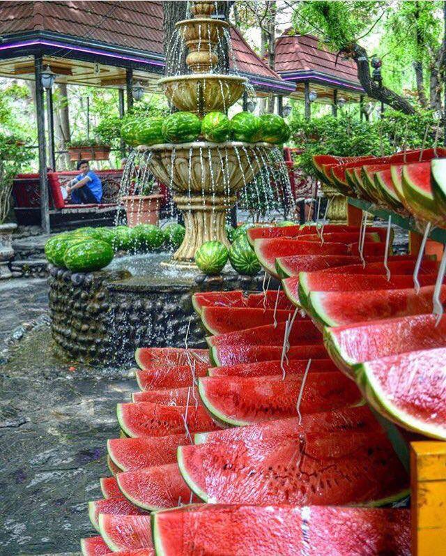kulturkervaniIr's tweet photo. Şuan Derbend'de olmak isteyen?☝🏻
#iran #kültür #derbend #darband #ramazan  #karpuz #watermelon #ramadan #mustseeiran https://t.co/pxahlNIf5W
