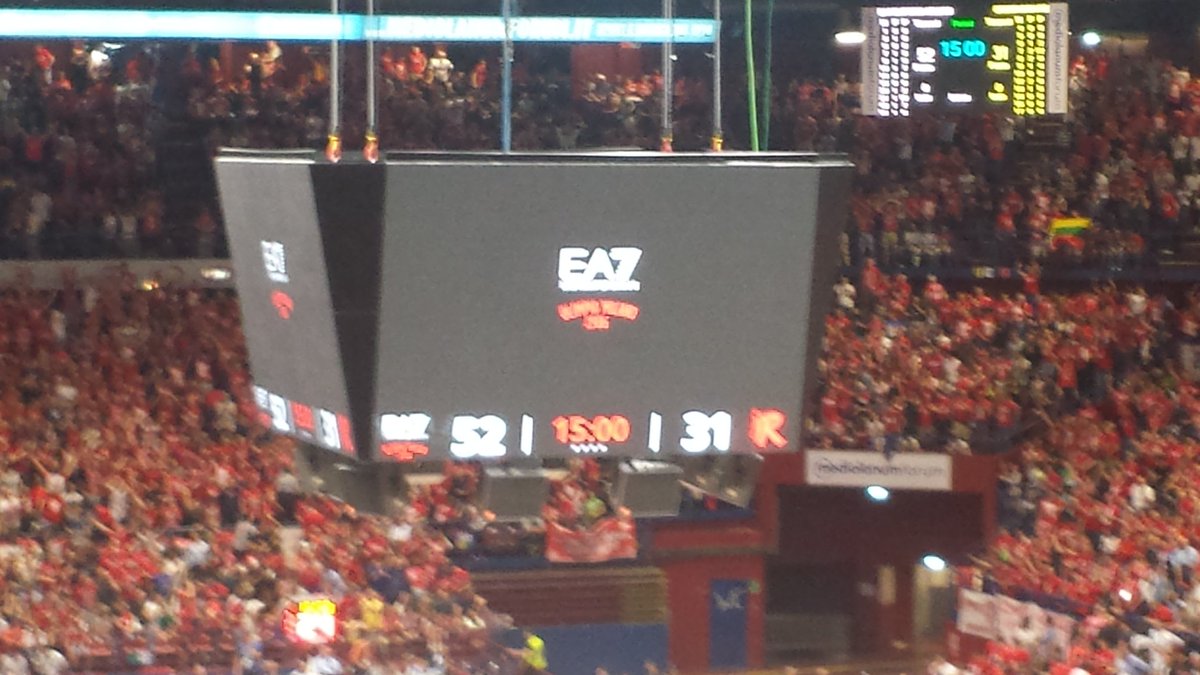BrunoScia's tweet photo. End of 1st half!!! Go #ALLINRED go go go @OlimpiaEA7Mi @LegaBasketA @OlimpiaDTeam https://t.co/UKjHvepFNs