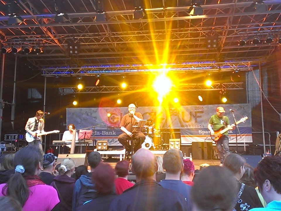 sixbynine_42's tweet photo. Willkommen in der Mitte der Gesellschaft, @dosenfischer und beim großartigen Konzert! #gc55555 #Antragsformular https://t.co/Go2YEXJURx