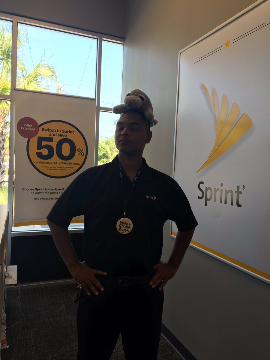5PointsSprint's tweet photo. Switch to #sprint and #save50percent off your current carriers data rates! #MannyTheManatee https://t.co/KgGz5VcziZ